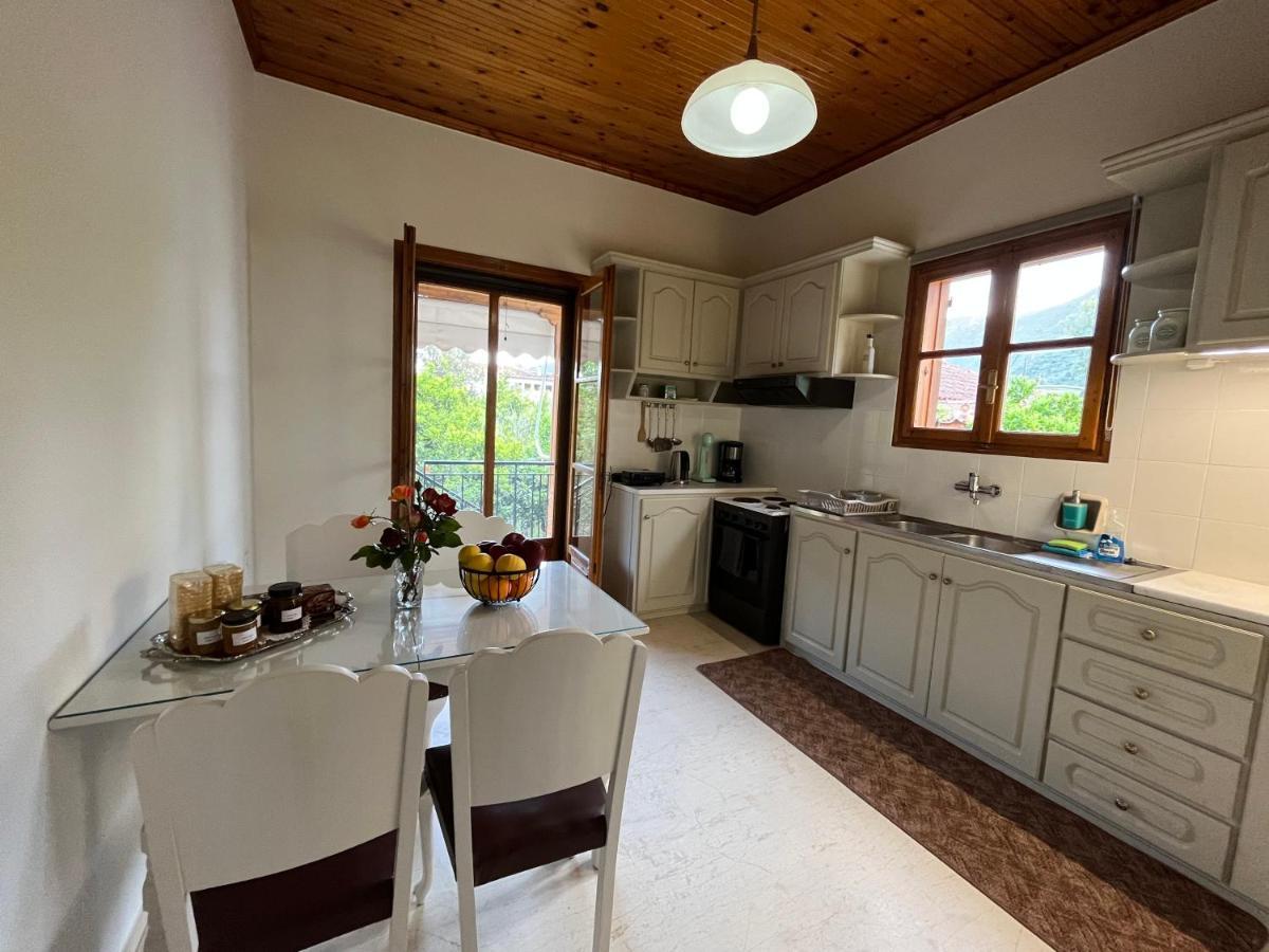 Villa Lemon Tree House Leonídion Esterno foto